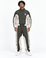 Sacre reign multi panel nylon set by TODAYS TRENDS