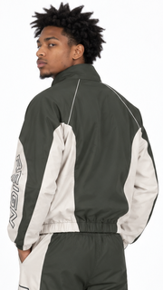 Sacre reign multi panel nylon set by TODAYS TRENDS
